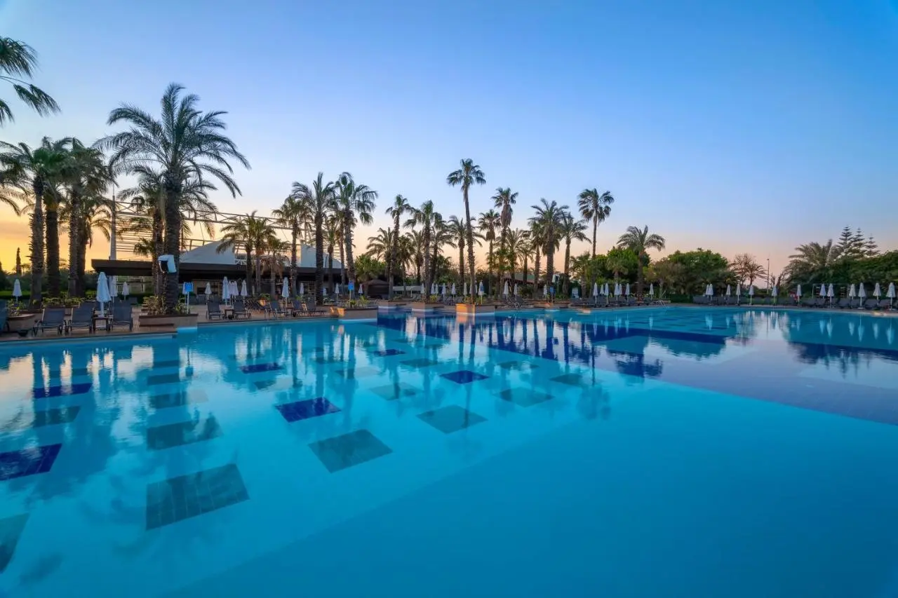 Concorde De Luxe Resort gallery image 5