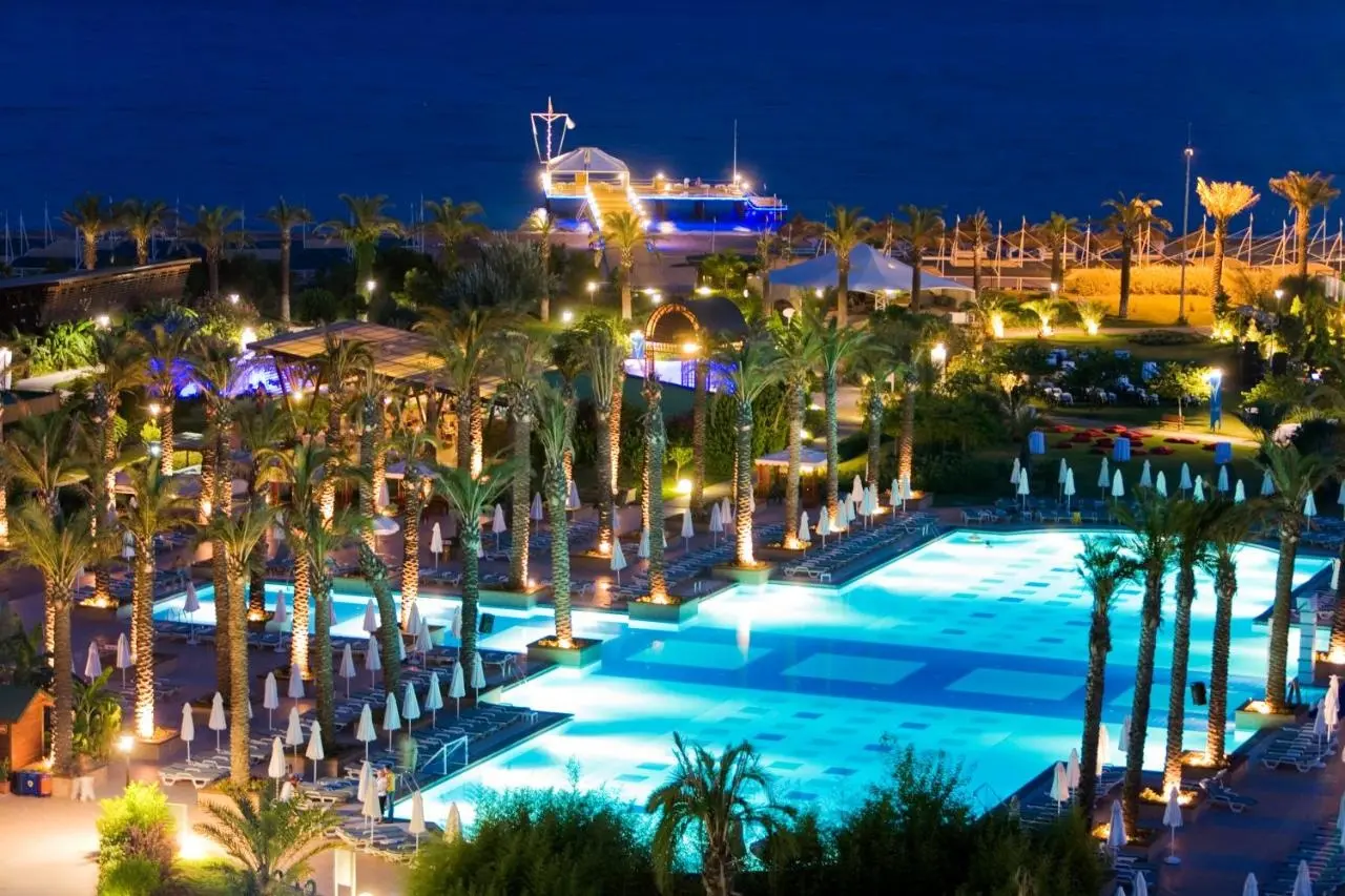 Concorde De Luxe Resort gallery image 7