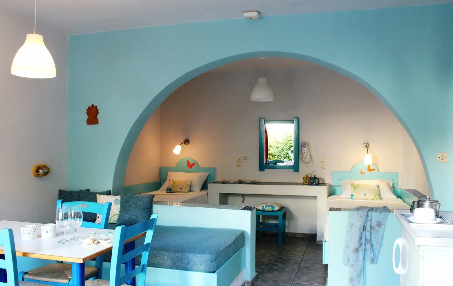 Nissia Kamares gallery image 18