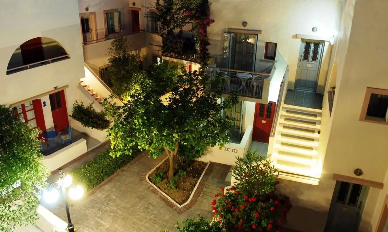 Nissia Kamares gallery image 6