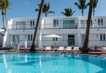 Plus Fariones Apartments