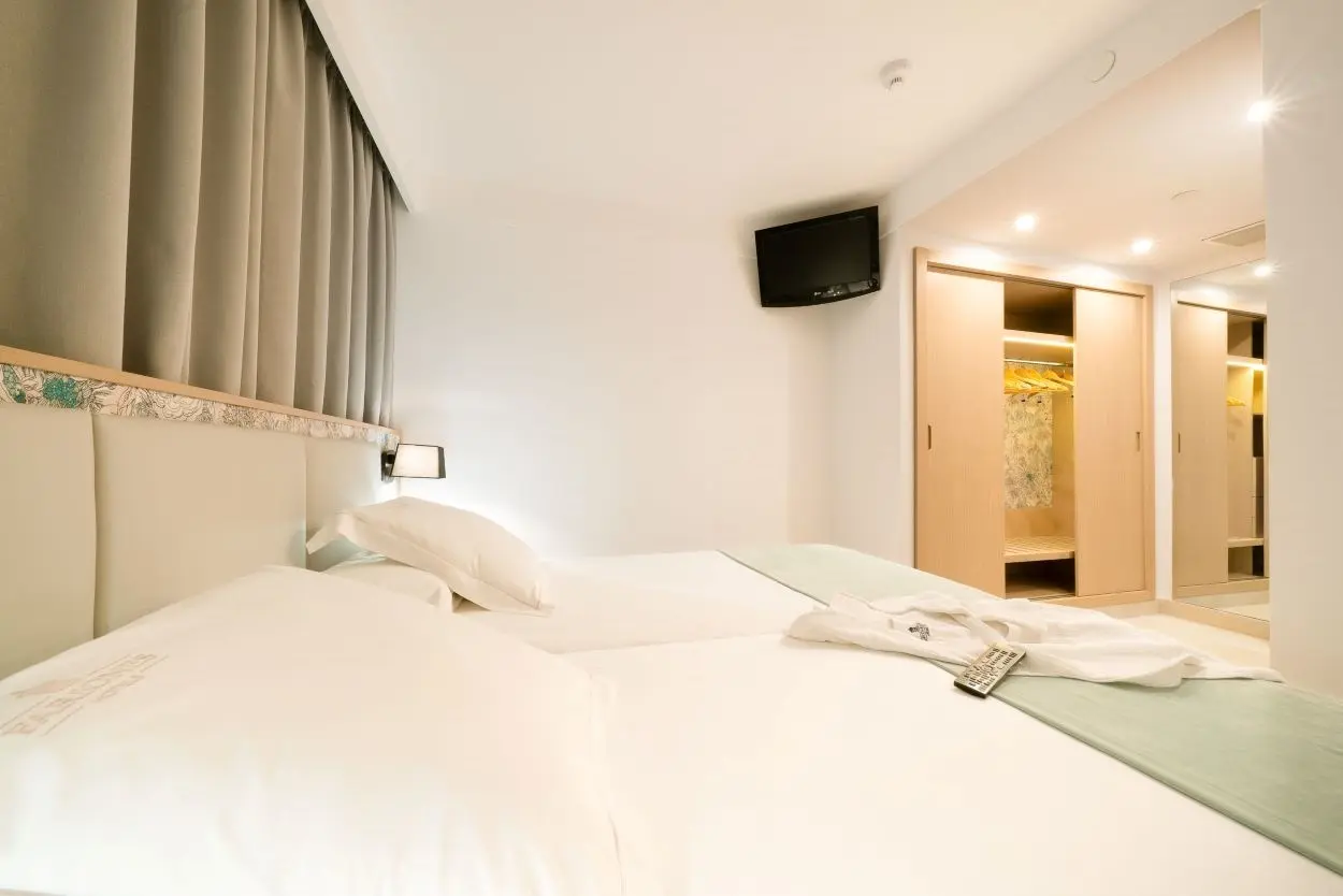 Plus Fariones Suite Hotel gallery image 4