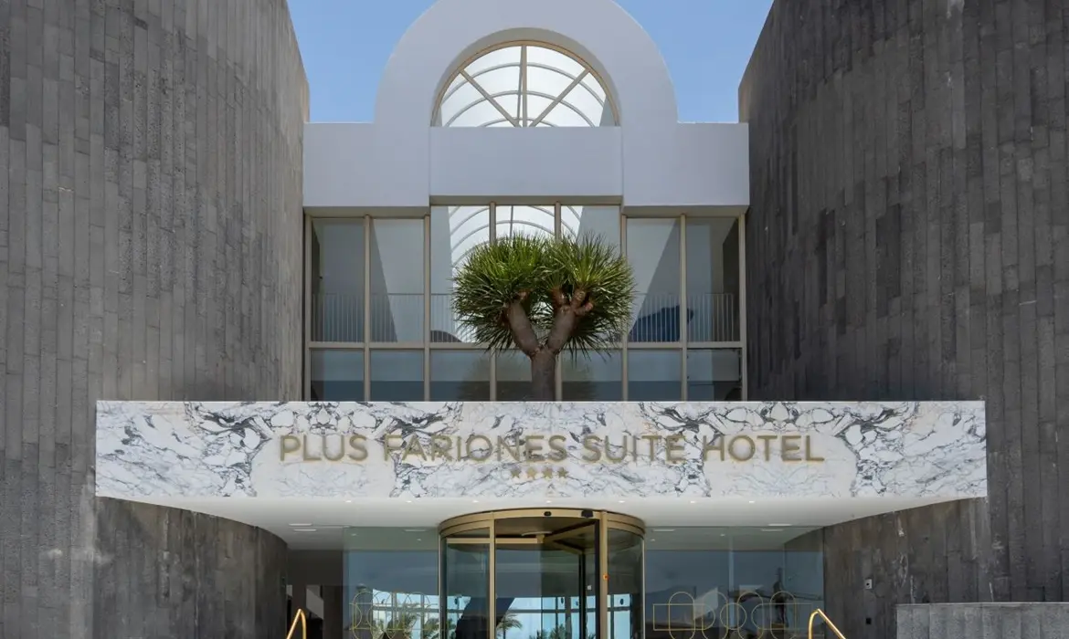 Plus Fariones Suite Hotel
