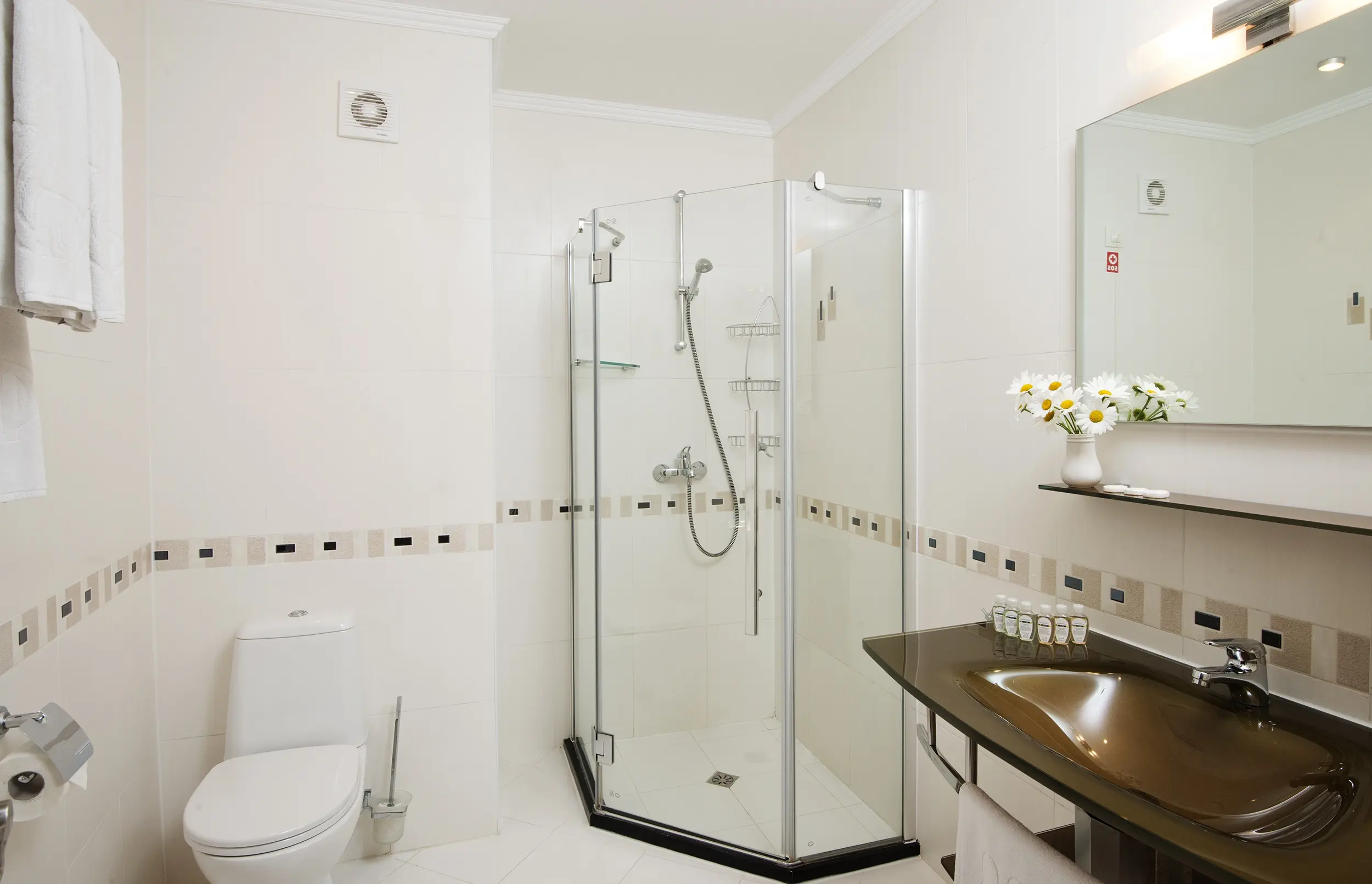 Calypso Hotel gallery image 26