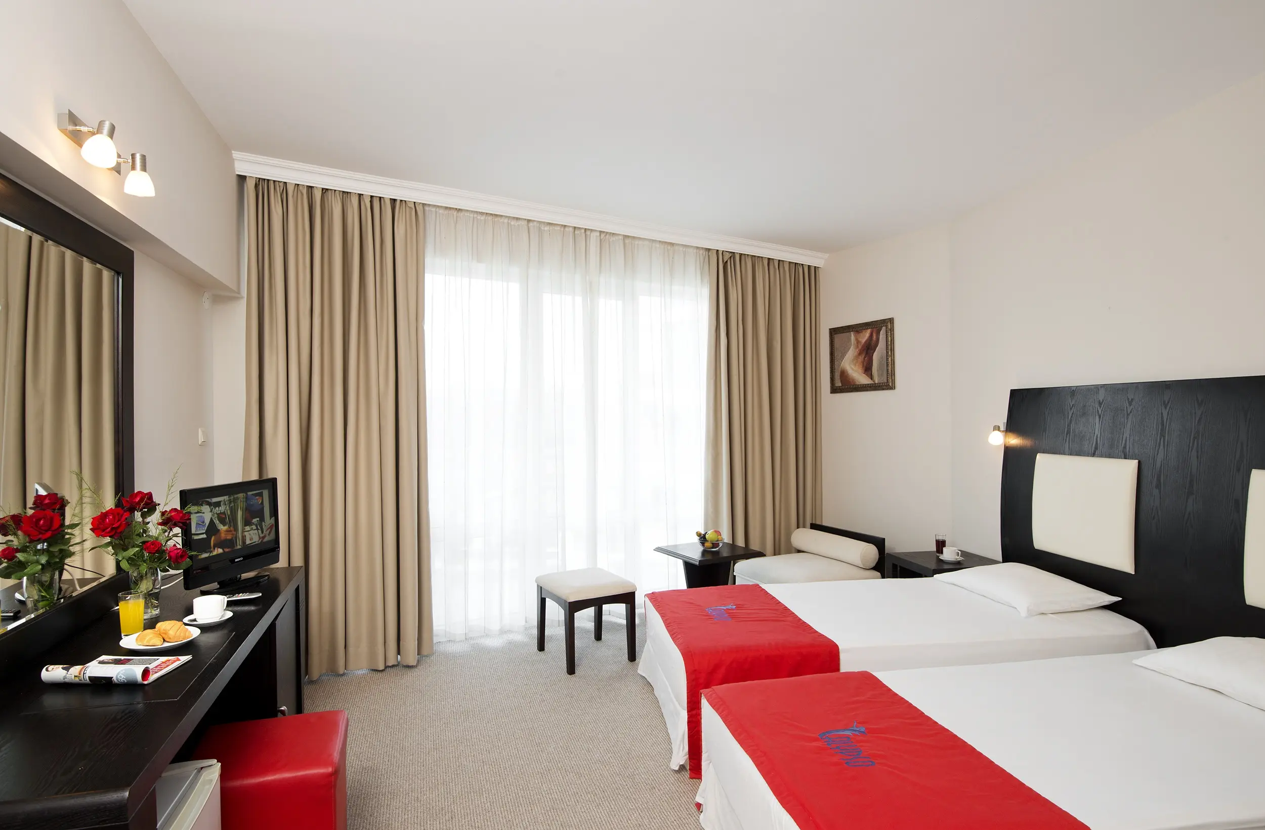 Calypso Hotel gallery image 28