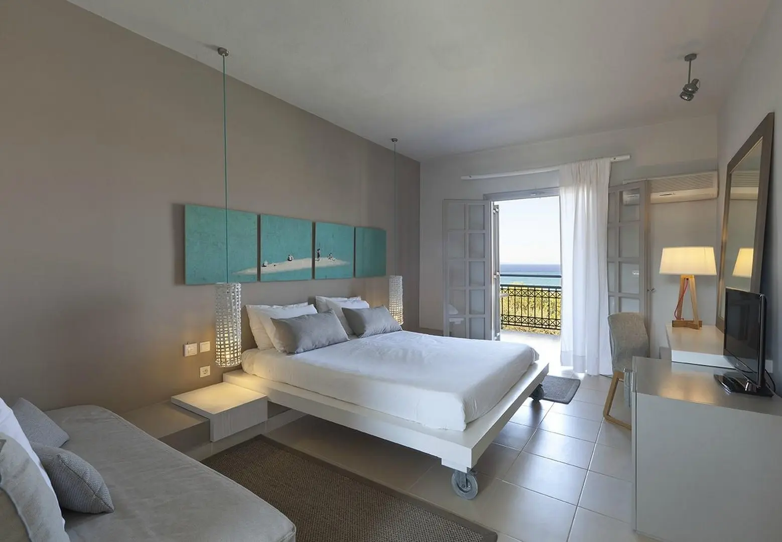 The Bay Hotel & Suites gallery image 7