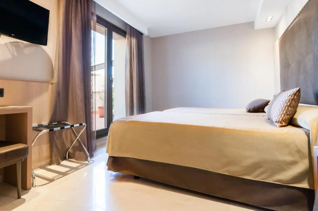 Gran Hotel Barcino gallery image 3
