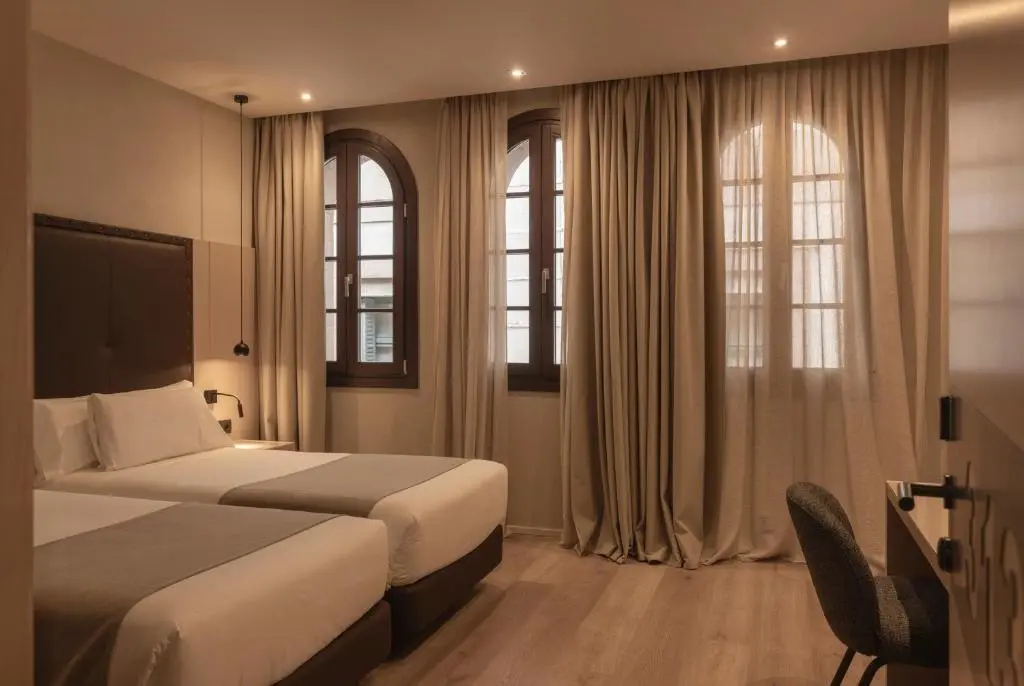 Gran Hotel Barcino gallery image 7