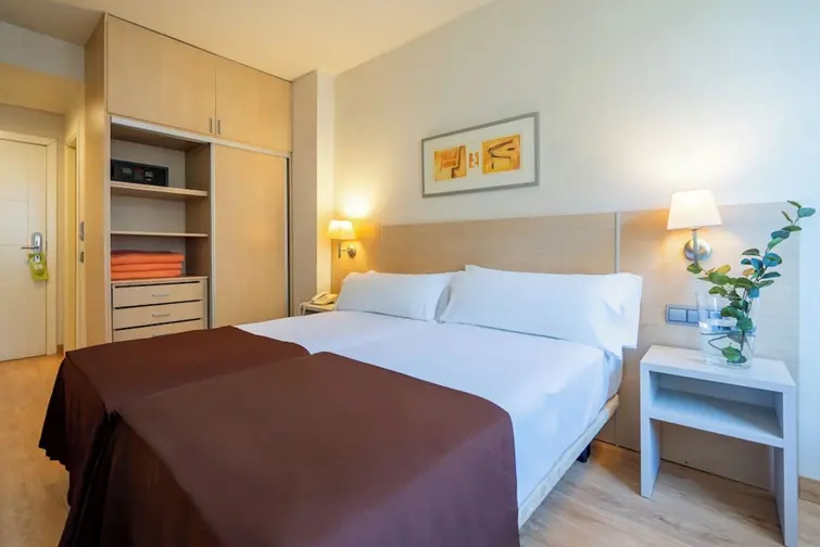Hotel Glories gallery image 1