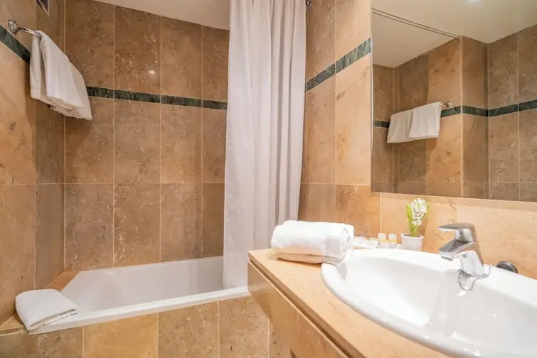 Hotel Glories gallery image 12