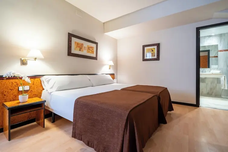 Hotel Glories gallery image 27