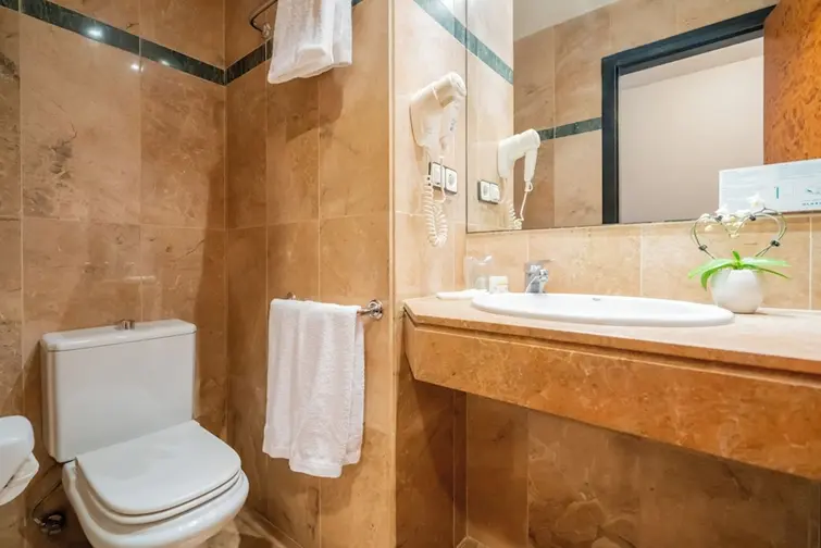 Hotel Glories gallery image 8