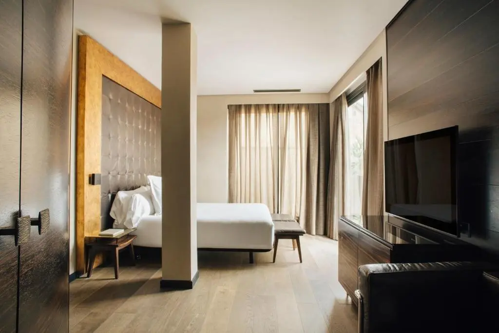 Bagues Hotel gallery image 1