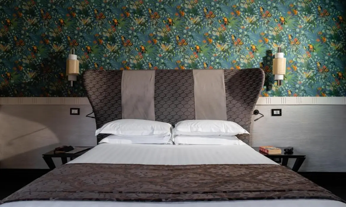Mood Suites Tritone