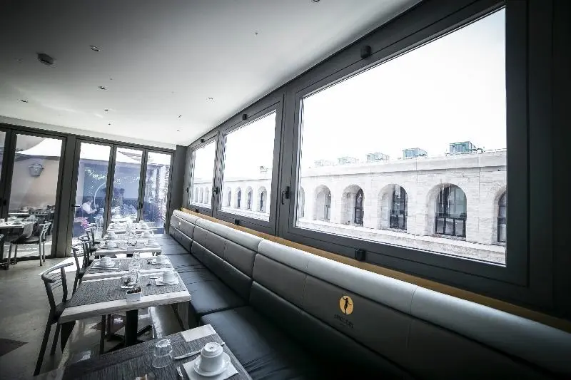 Aphrodite Hotel gallery image 3