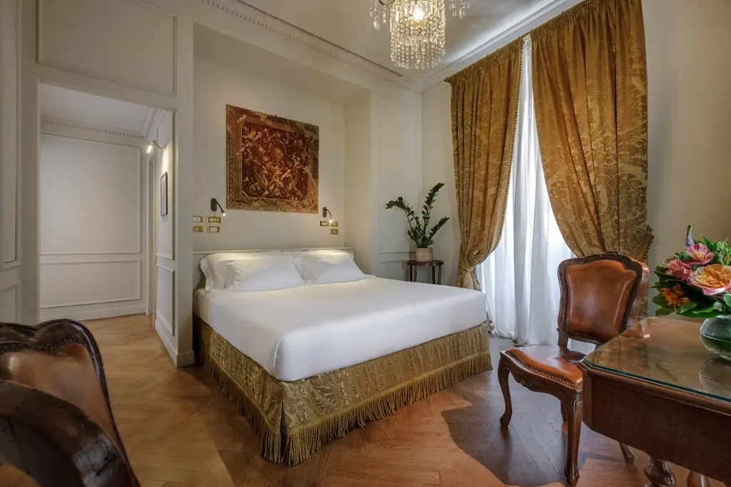 Hotel Locarno gallery image 6