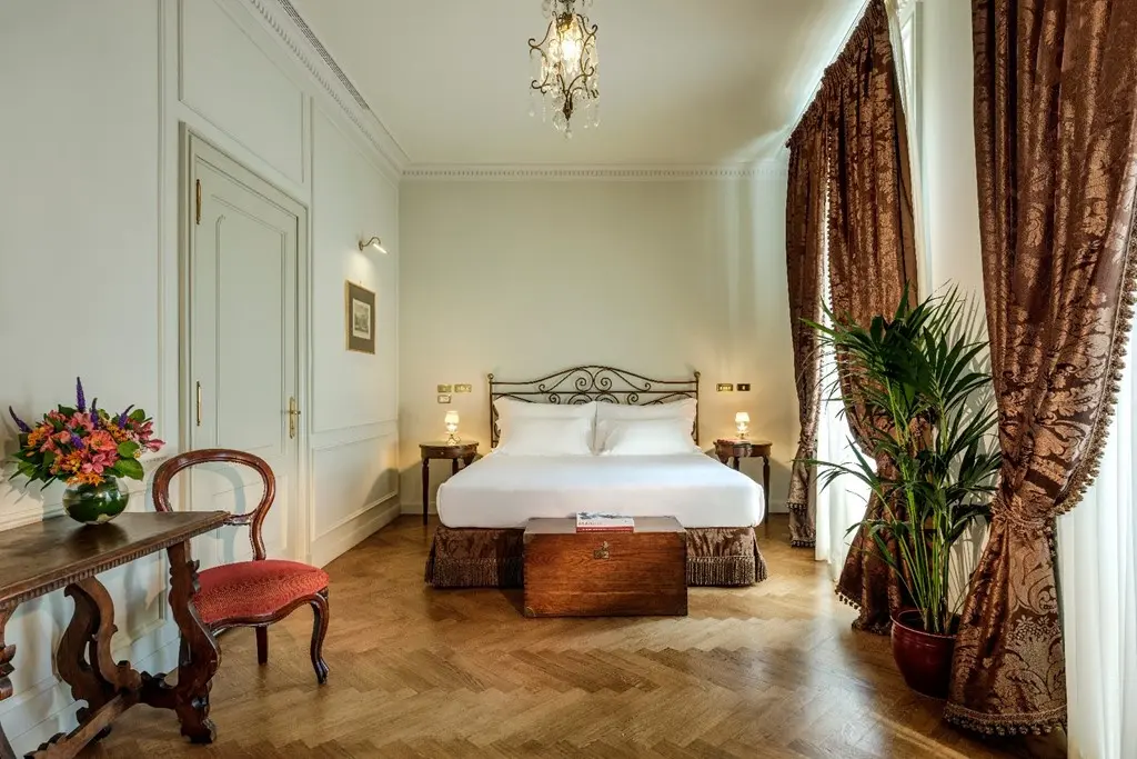 Hotel Locarno gallery image 7