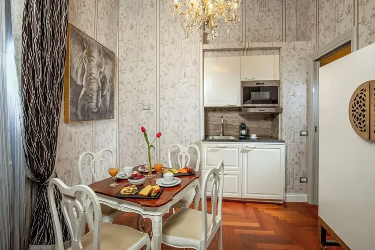The Inn at the Spanish Steps gallery image 31