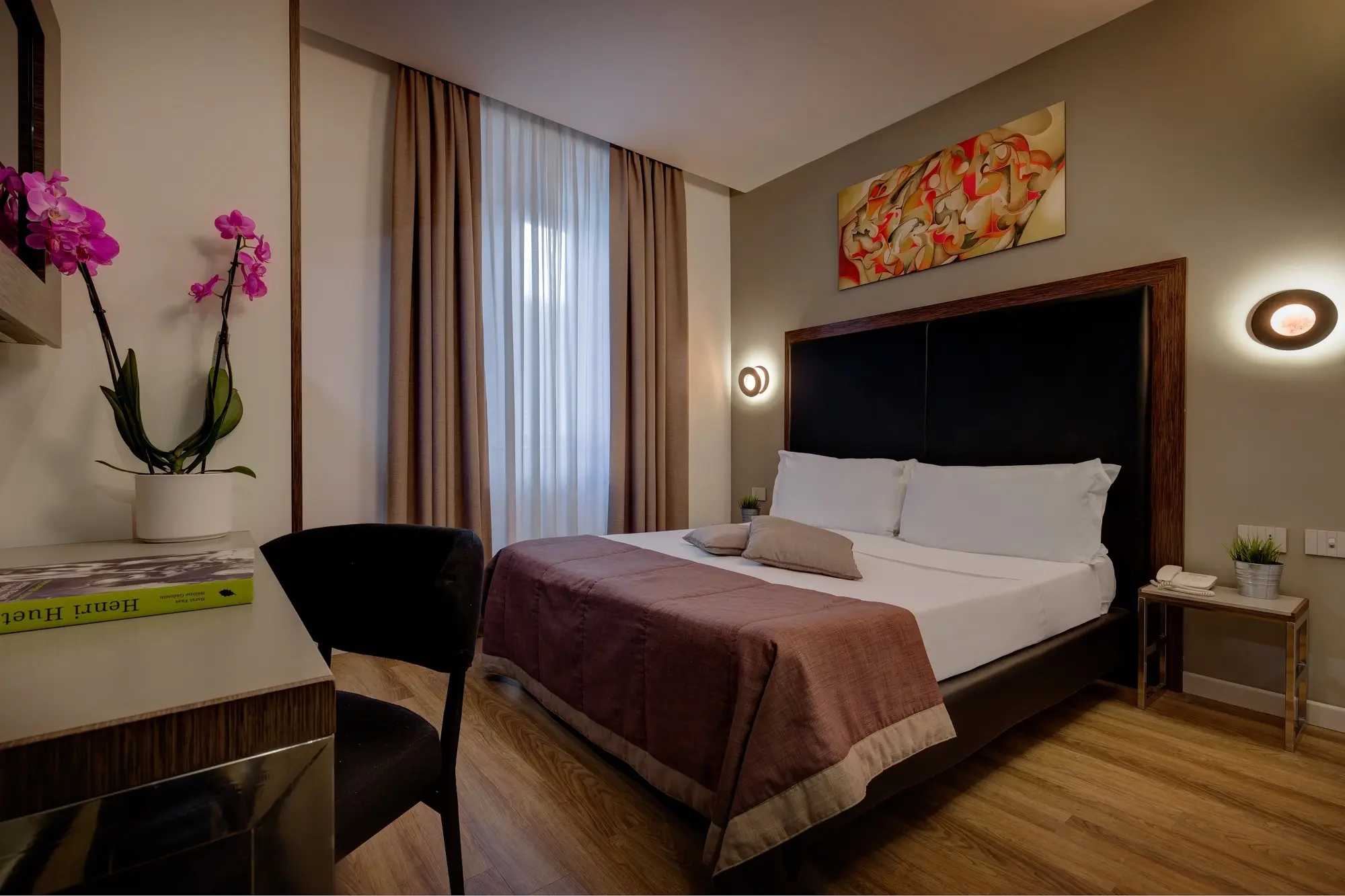 Trevi Hotel gallery image 2