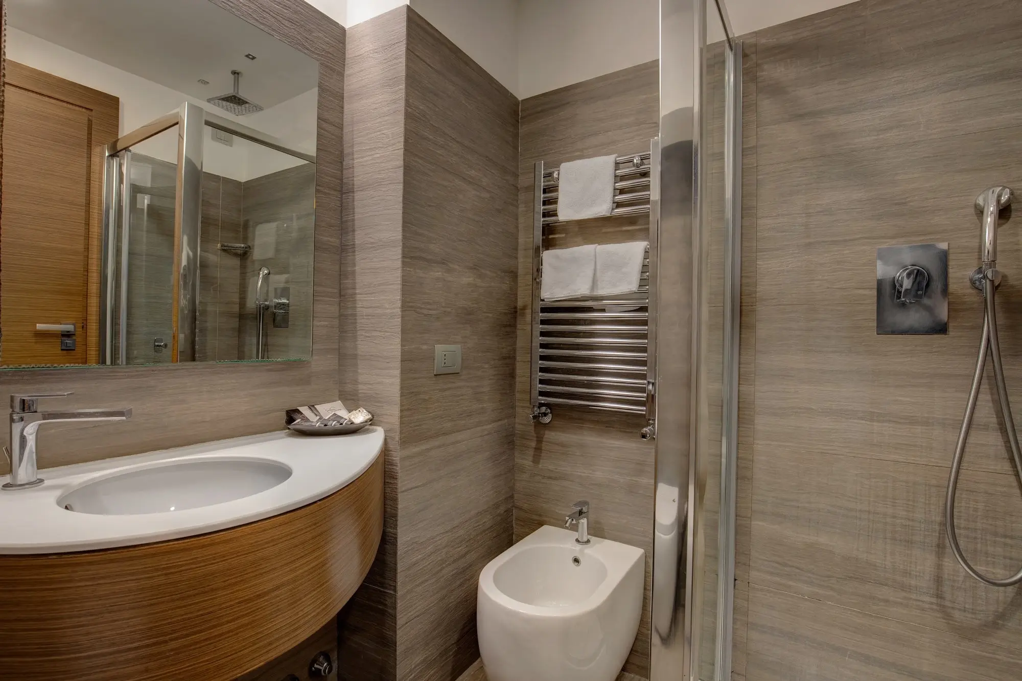 Trevi Hotel gallery image 4