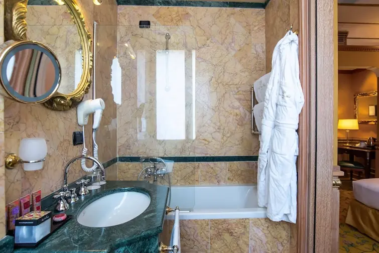 River Palace Hotel gallery image 11