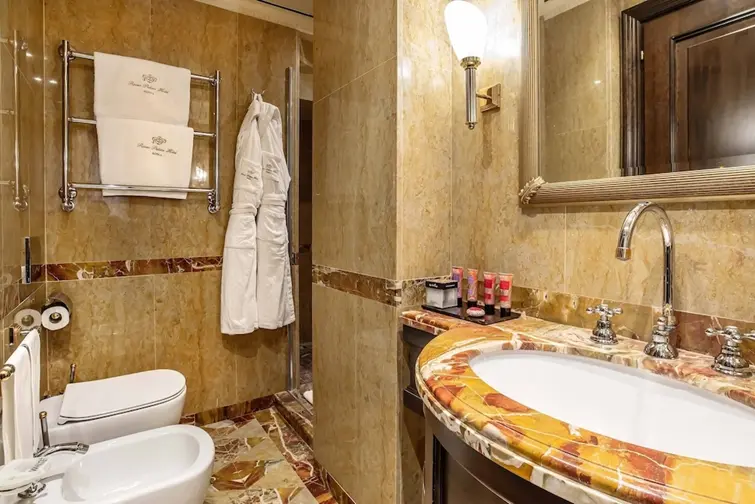 River Palace Hotel gallery image 23