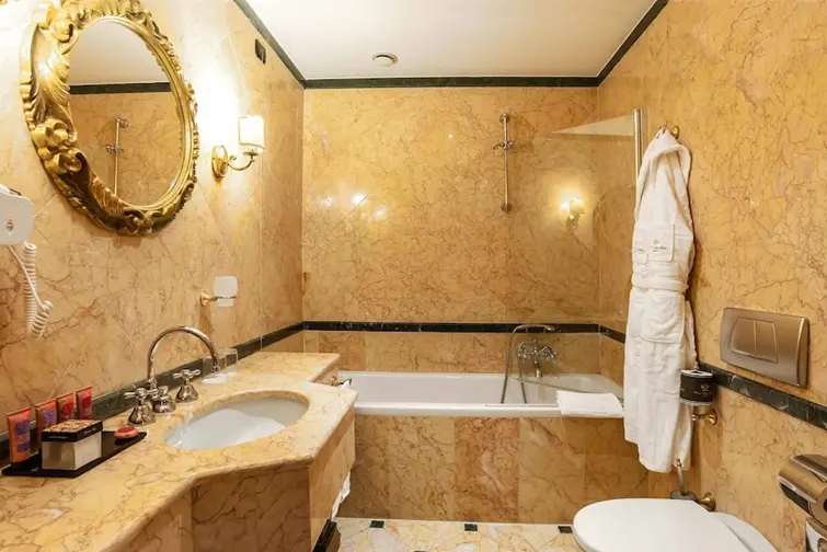 River Palace Hotel gallery image 5