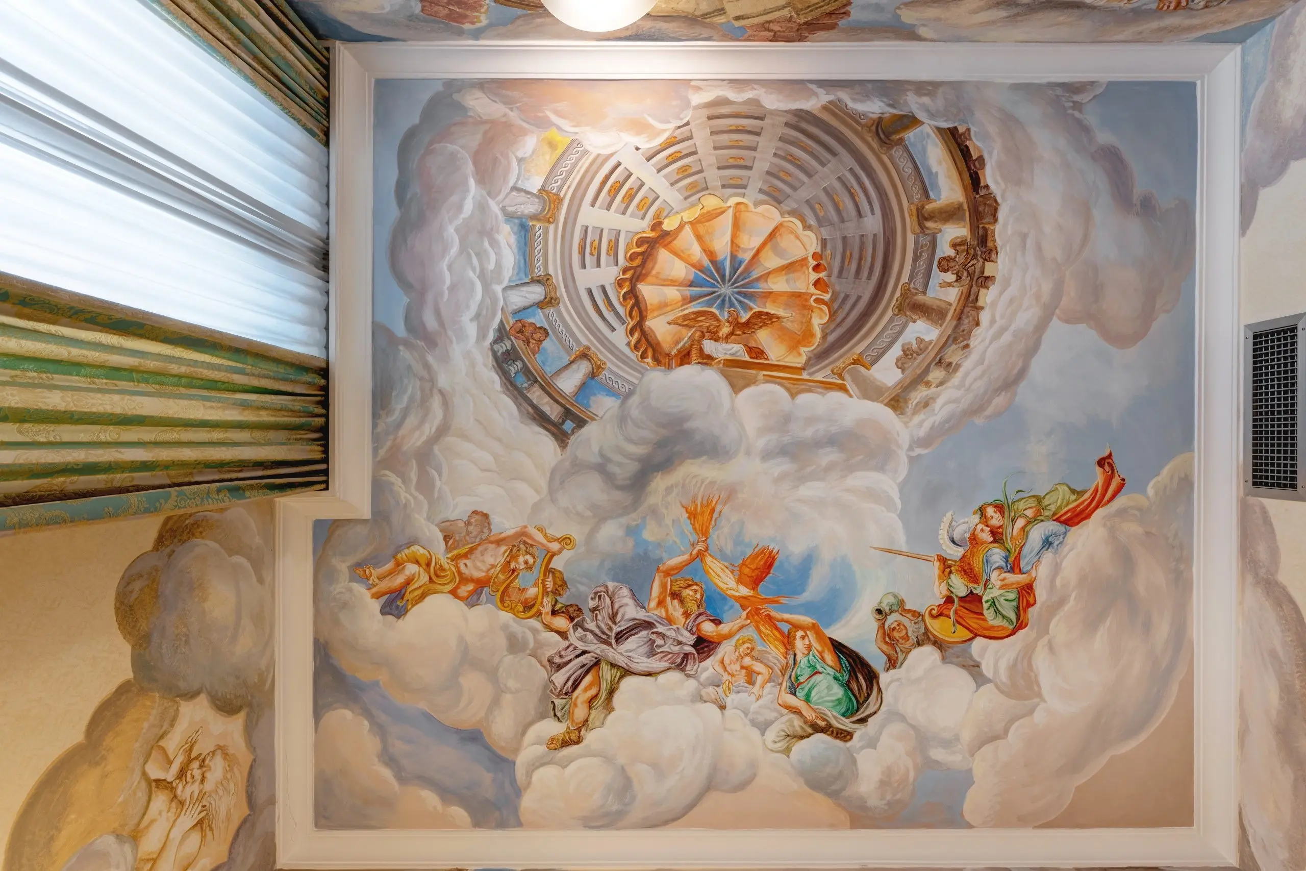 Amalfi Hotel gallery image 2