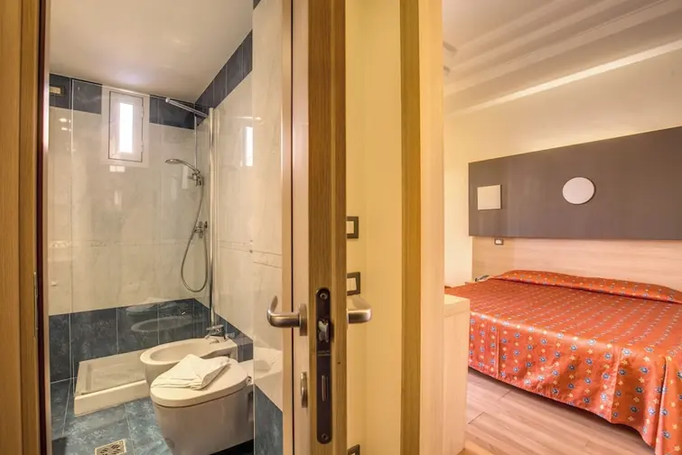 Hotel San Remo gallery image 2