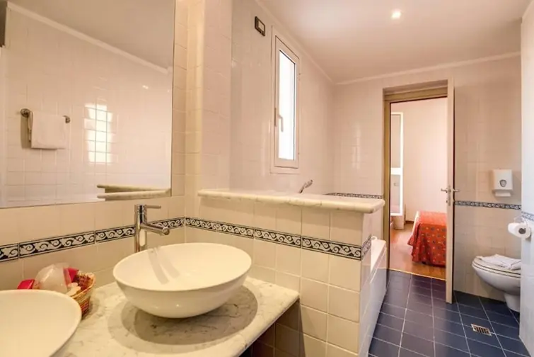 Hotel San Remo gallery image 20