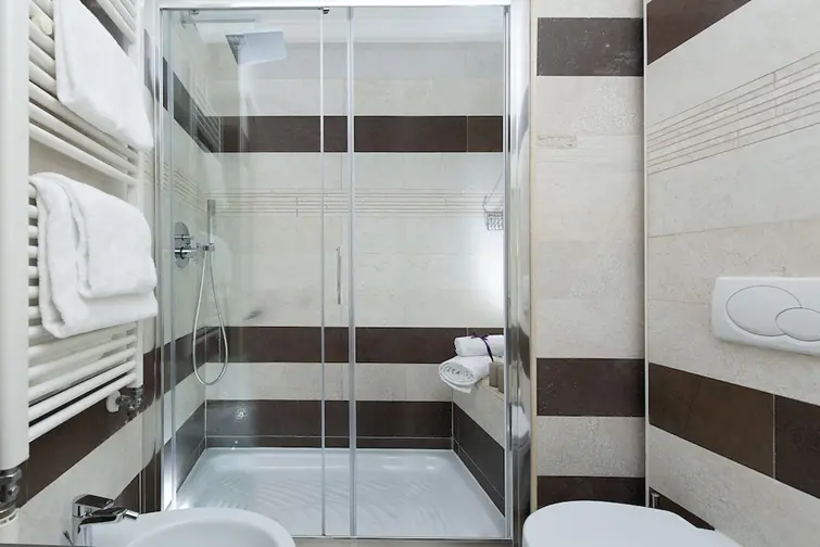 Yes Hotel gallery image 1
