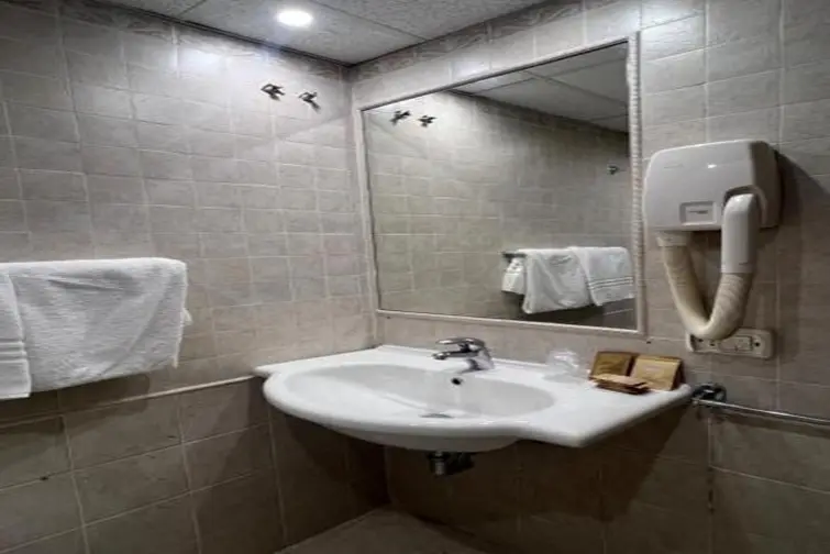 Hotel Garda gallery image 16