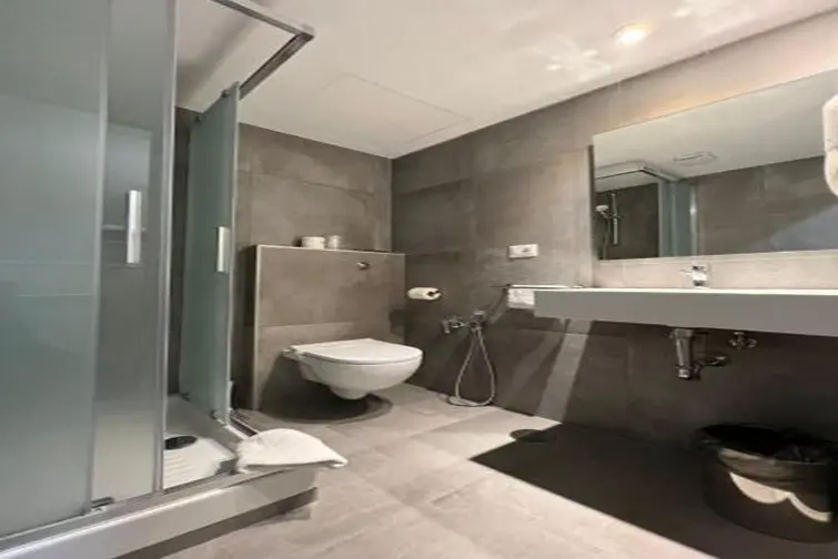 Hotel Garda gallery image 4