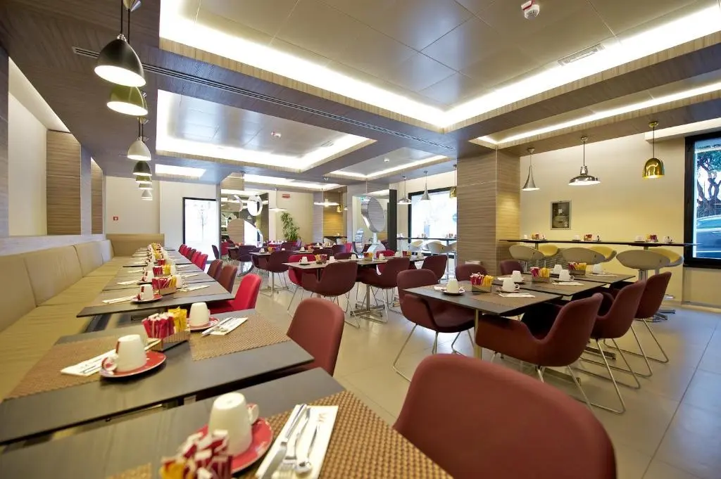 Mercure Roma Centro Colosseo gallery image 1