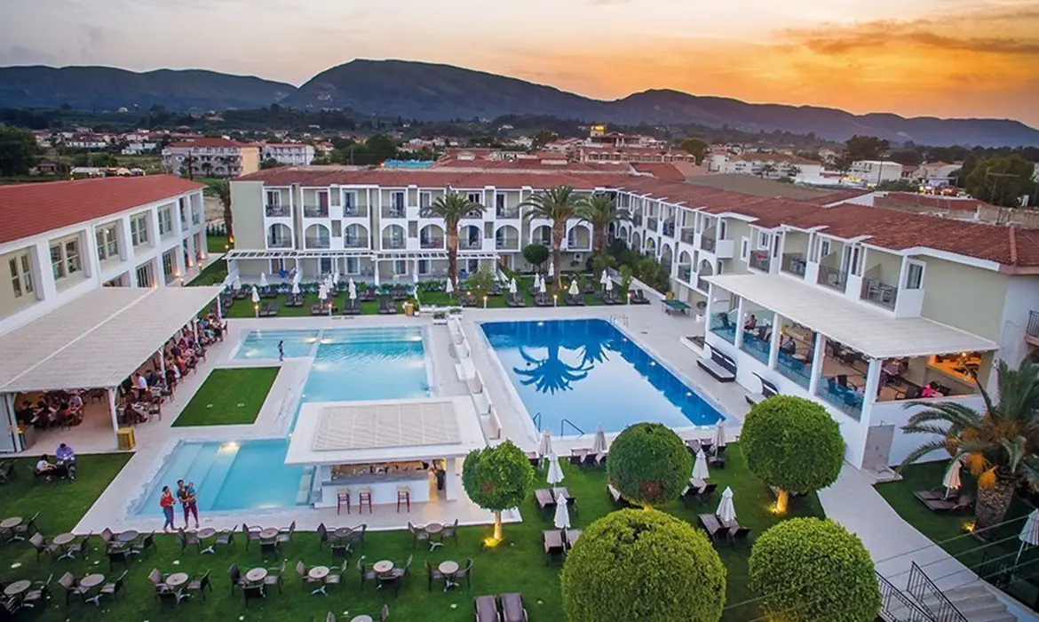 Louros Beach Hotel & Spa