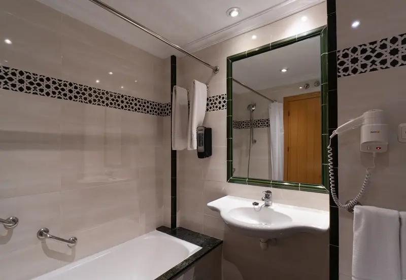 Bajondillo Apartments (AGP) gallery image 4