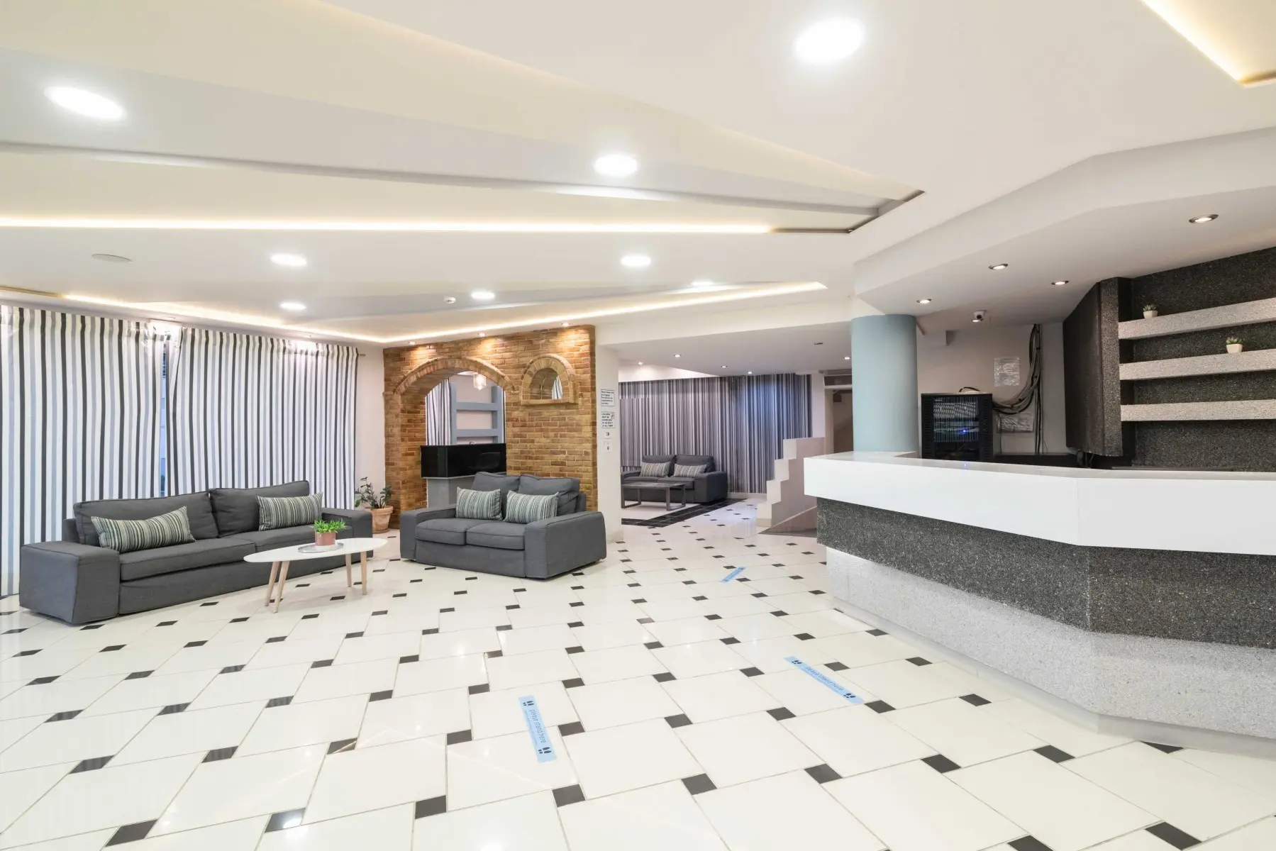Karras Hotel gallery image 1