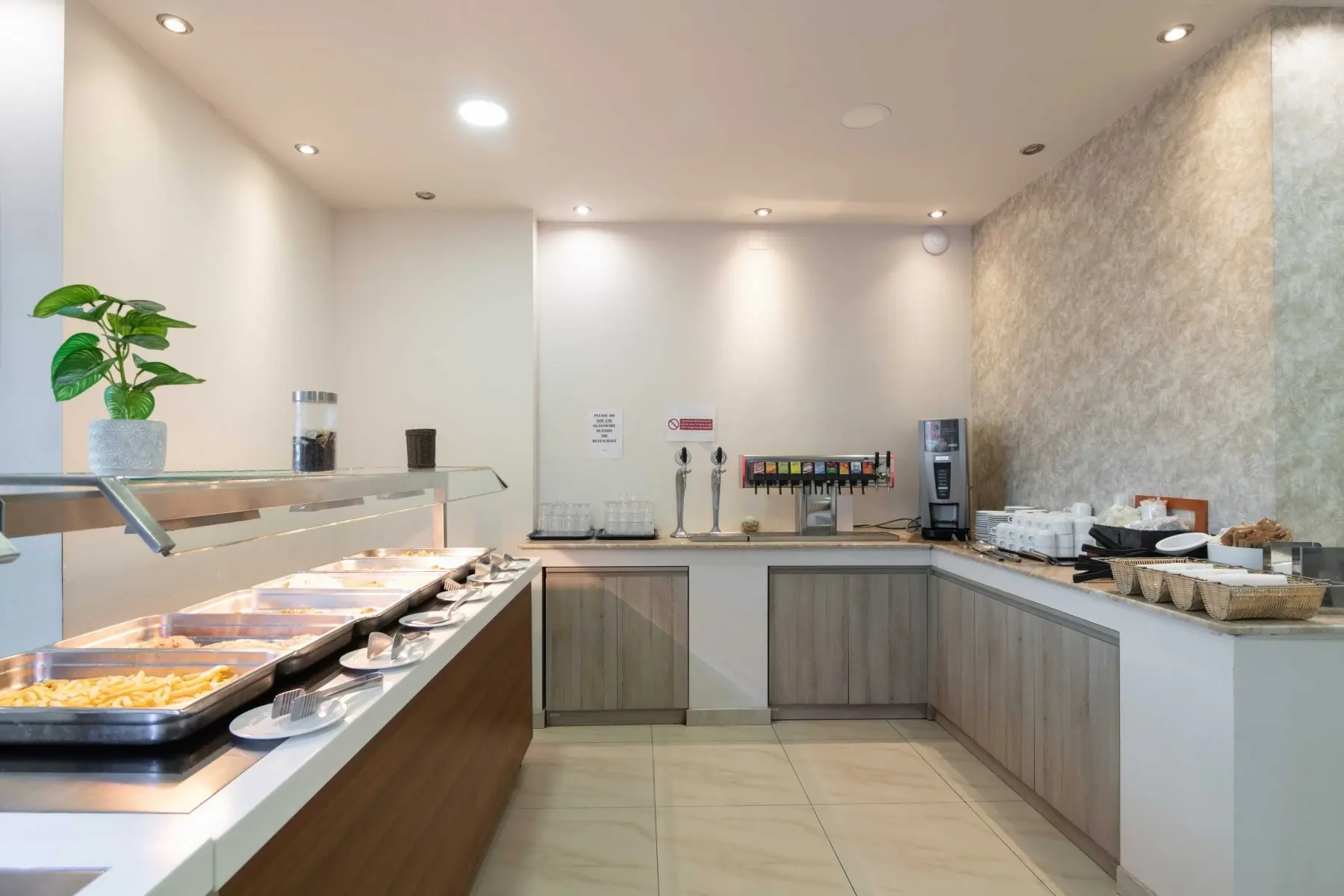 Karras Hotel gallery image 19