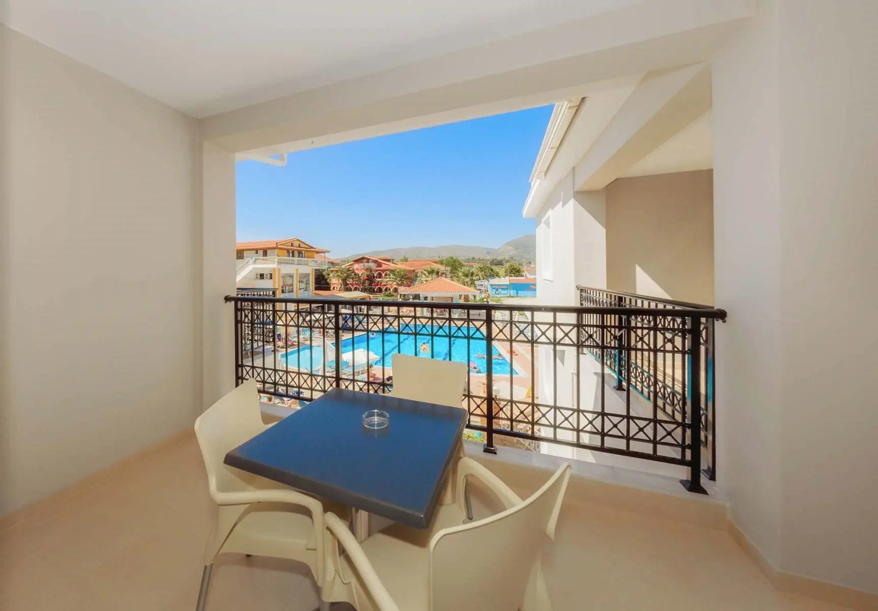 Karras Hotel gallery image 2