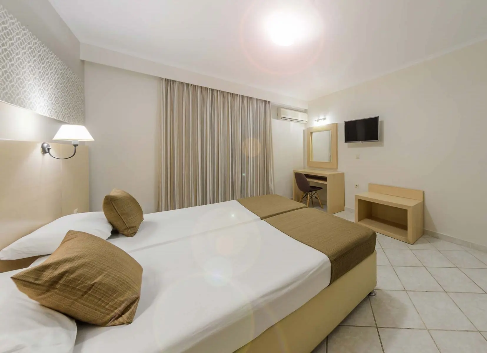 Karras Hotel gallery image 23