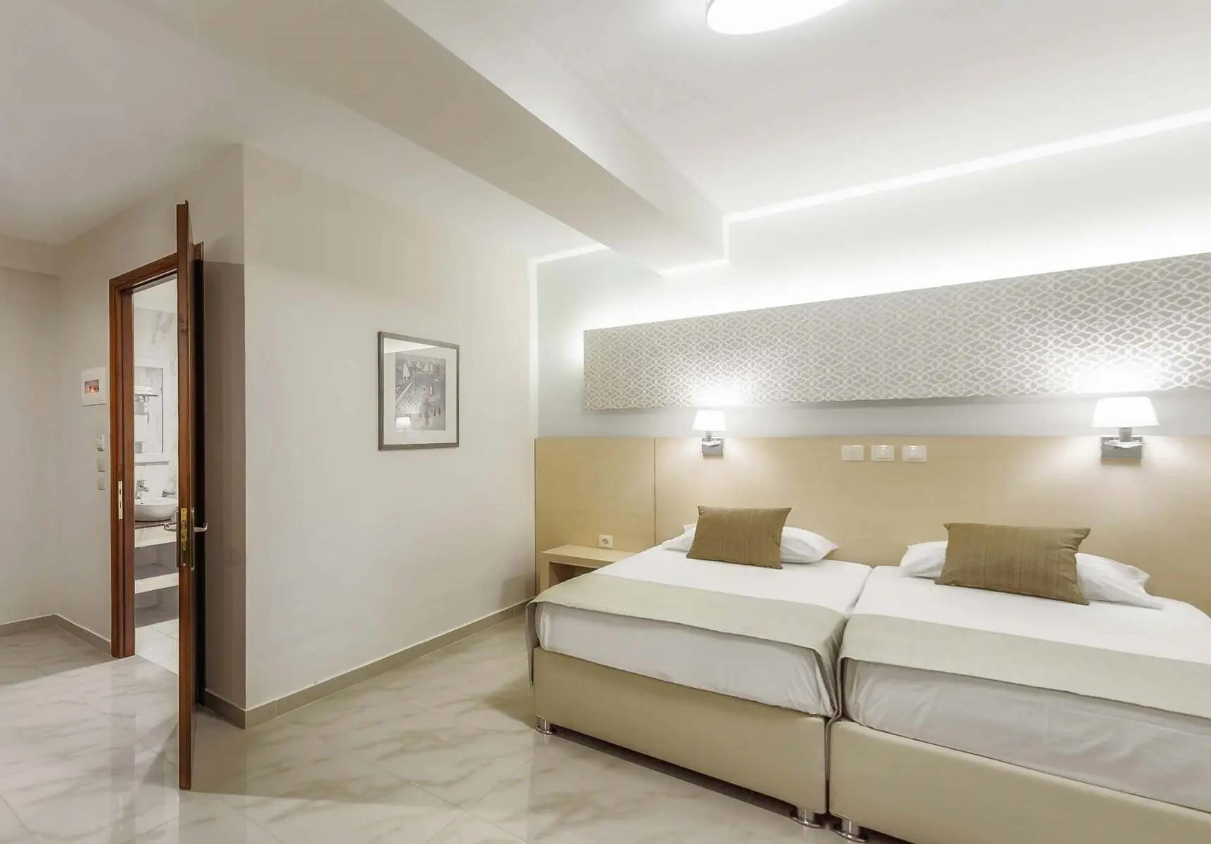 Karras Hotel gallery image 3