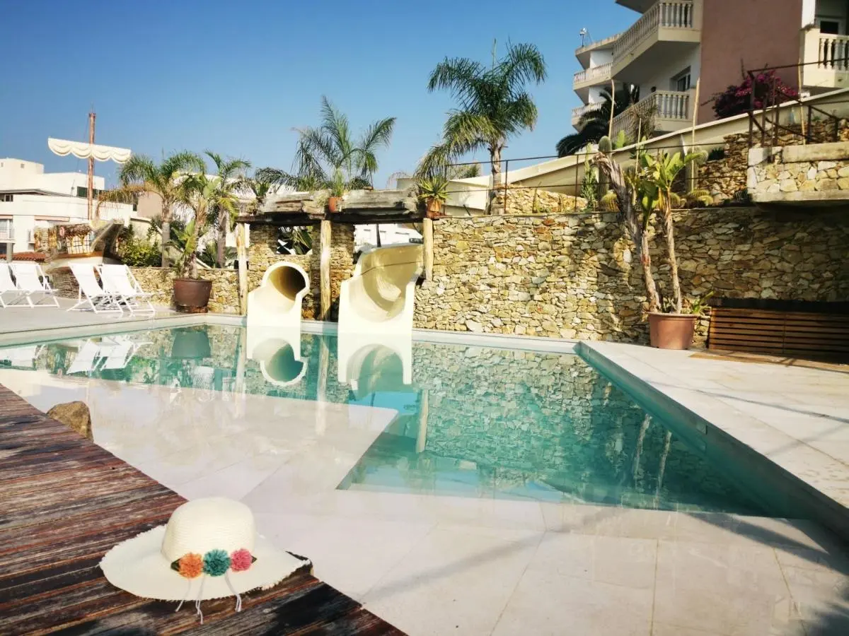 Hotel Alba Seleqtta gallery image 2