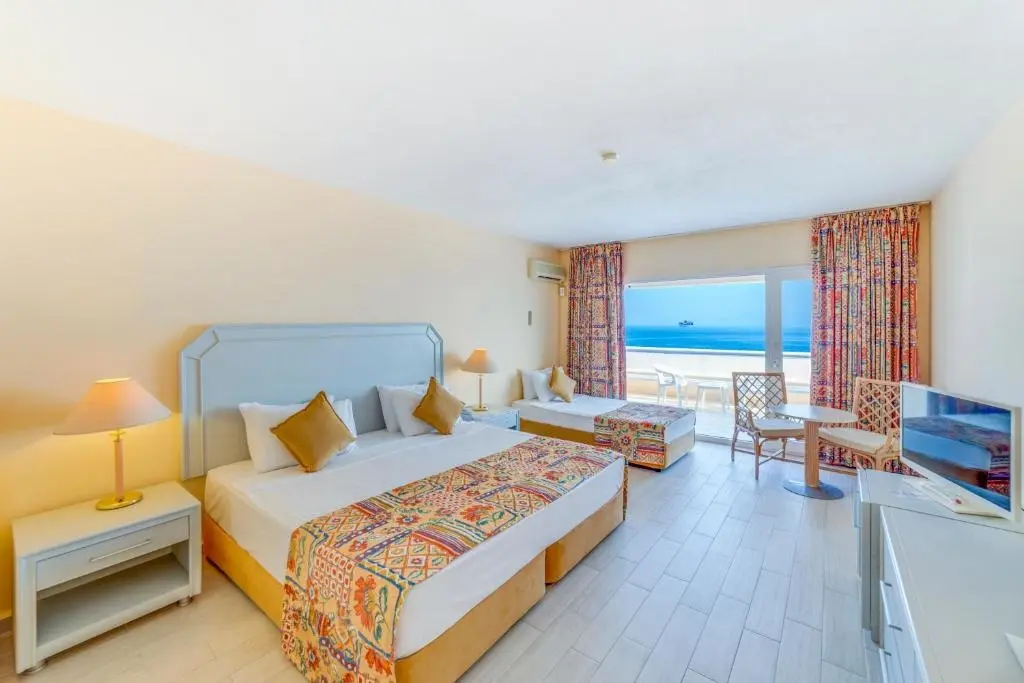 Grand Blue Sky gallery image 4