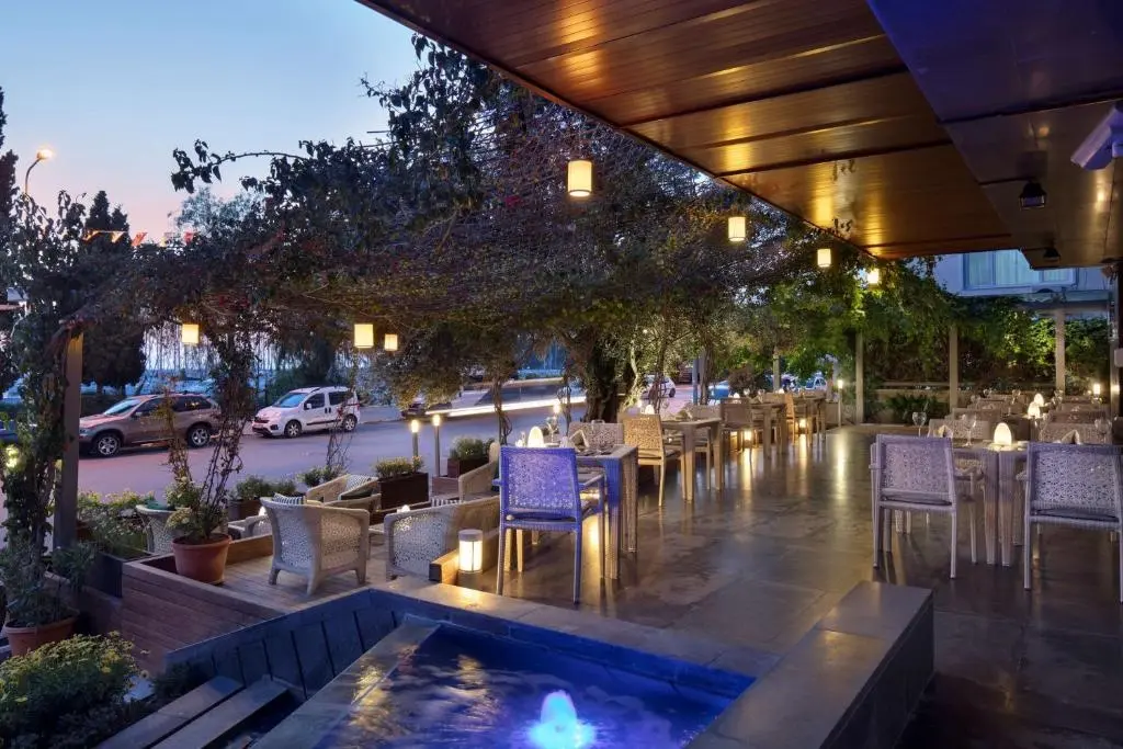 DoubleTree by Hilton Kusadasi gallery image 1