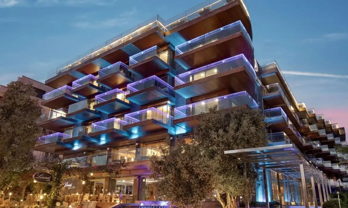 DoubleTree by Hilton Kusadasi