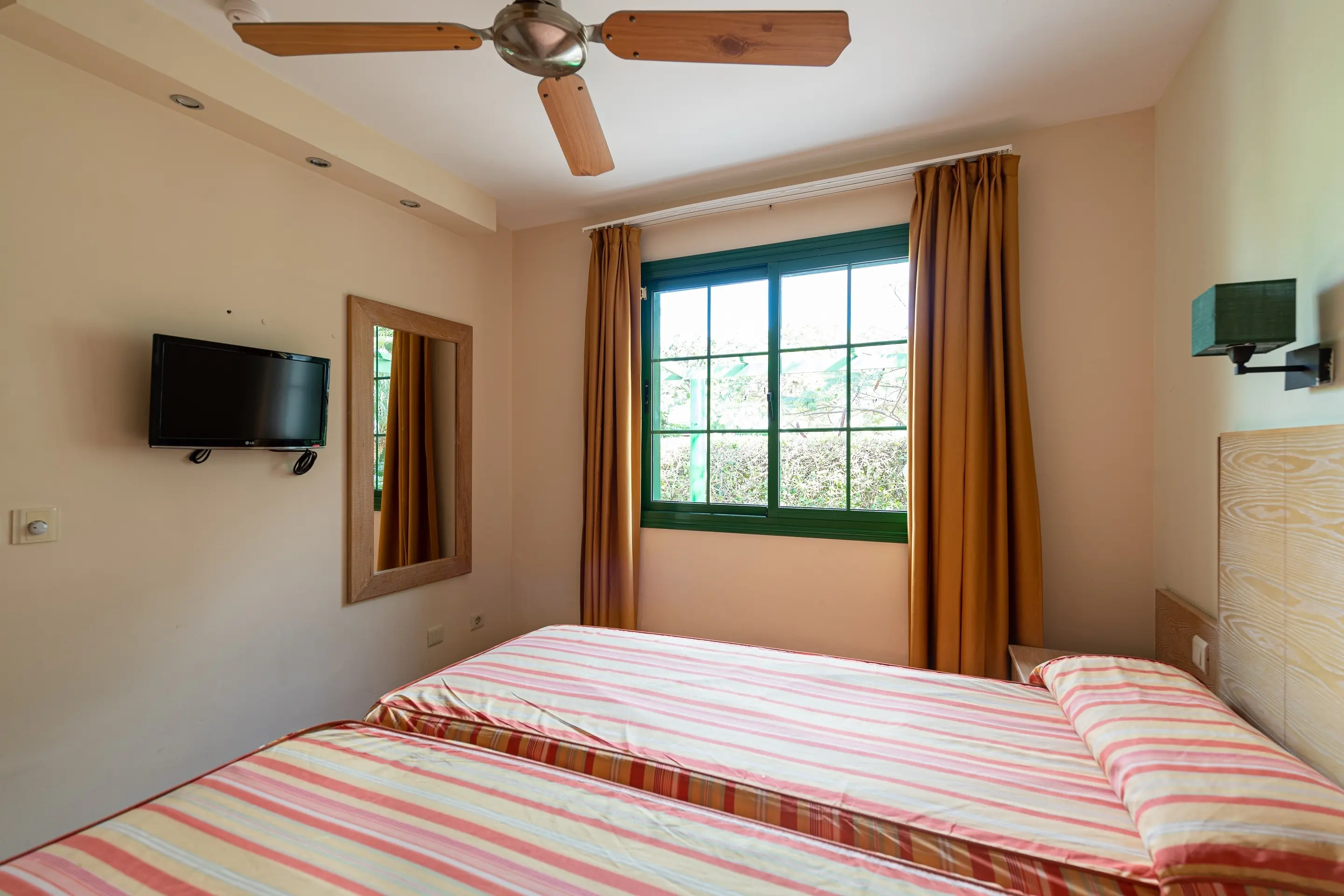 Cordial Sandy Golf Bungalows gallery image 5