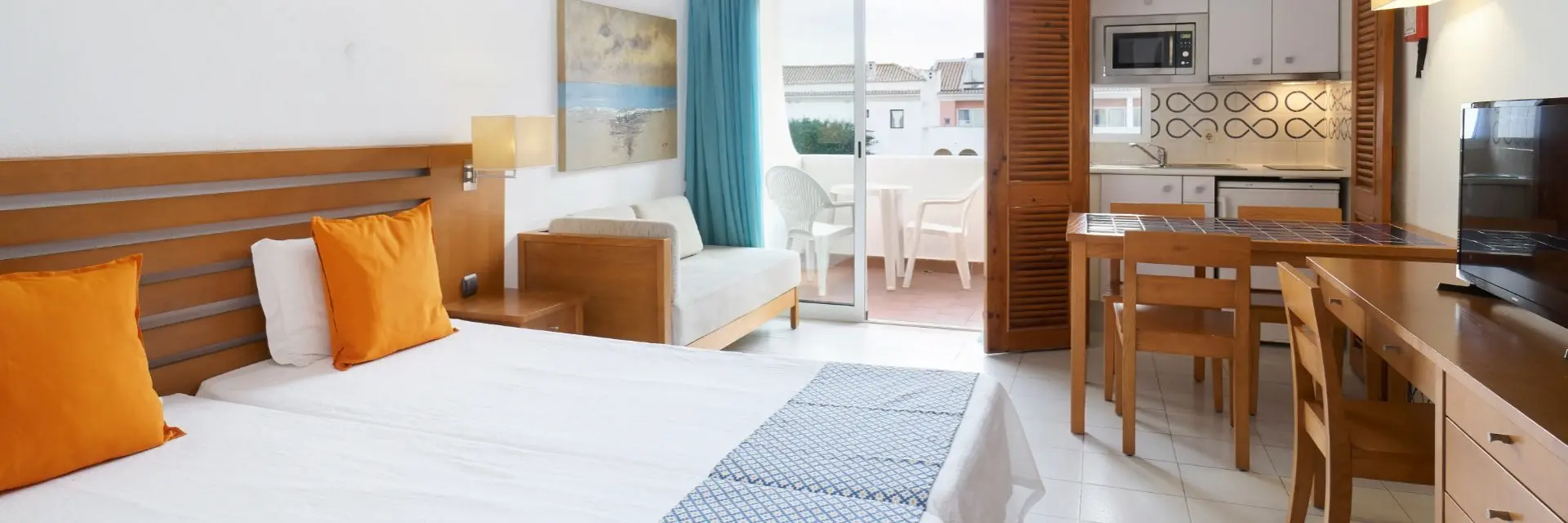 Golden Club Cabanas gallery image 2