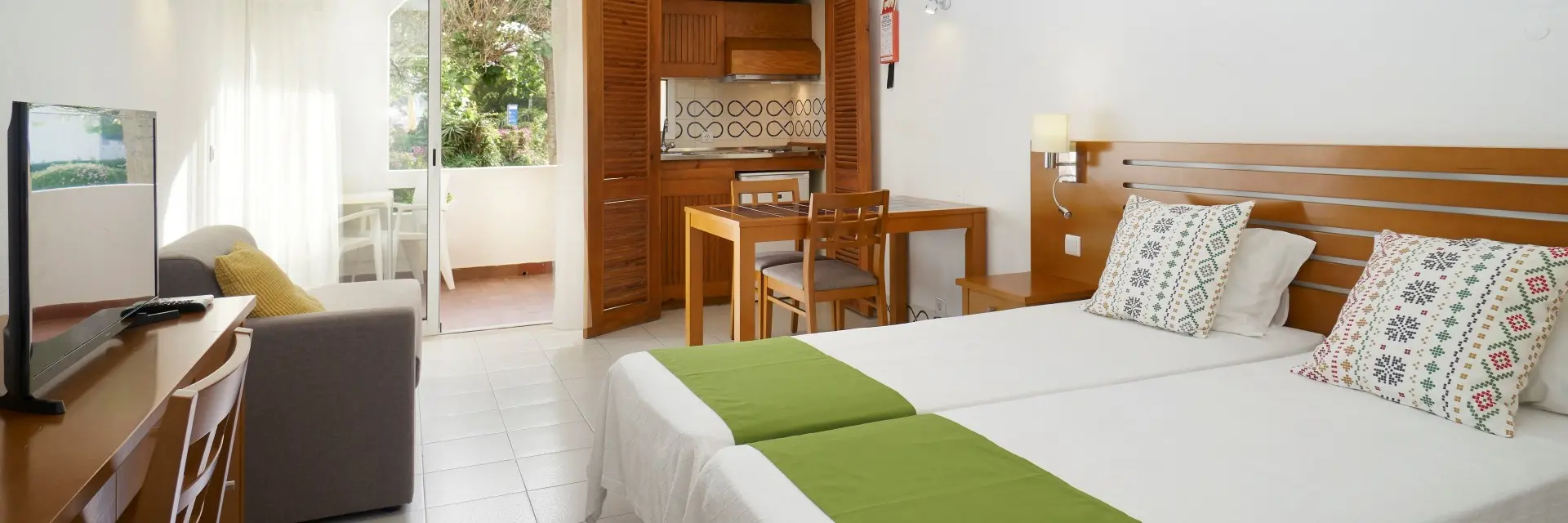 Golden Club Cabanas gallery image 4