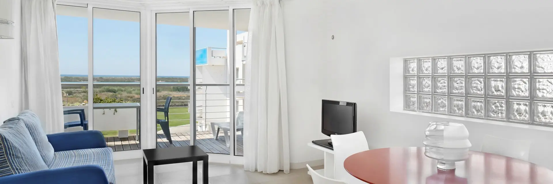 Golden Club Cabanas gallery image 9