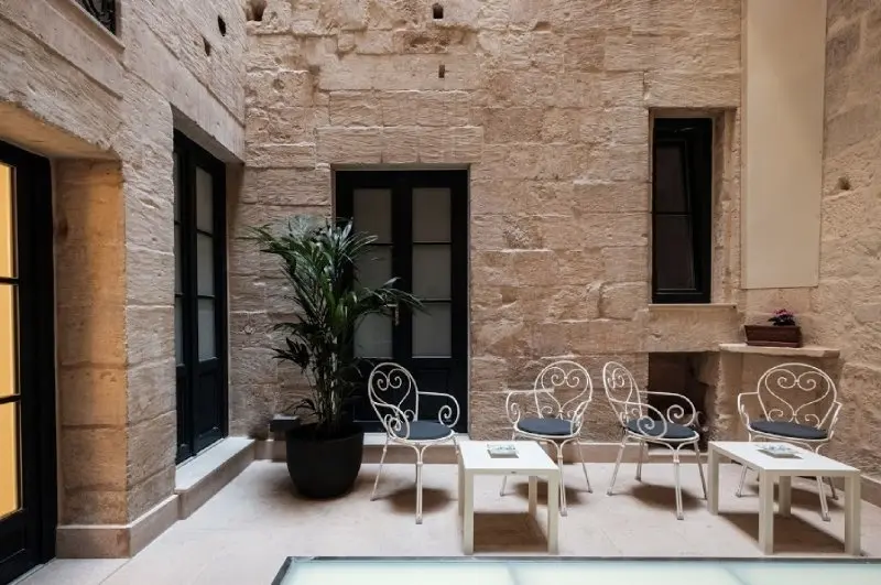 Palais le Brun gallery image 6